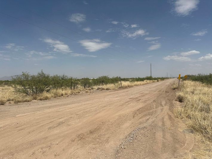 0.86 acres in Cochise County, AZ — APN 207-02-311