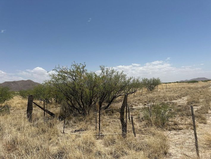 0.86 acres in Cochise County, AZ — APN 207-02-311