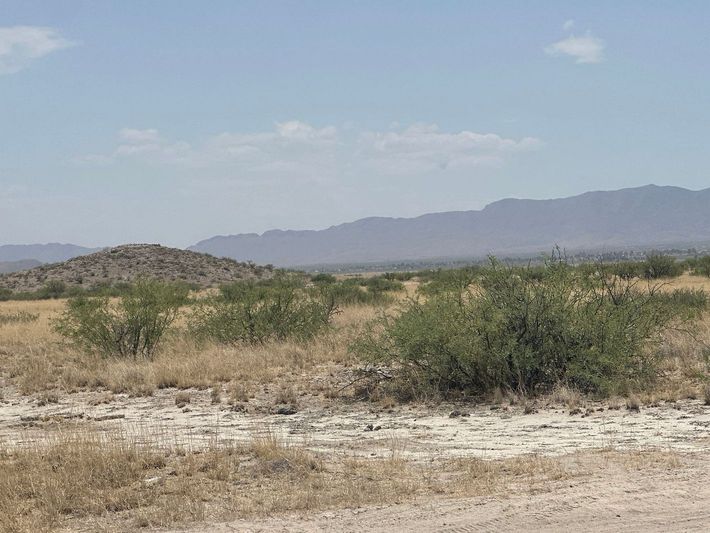 0.86 acres in Cochise County, AZ — APN 207-02-311