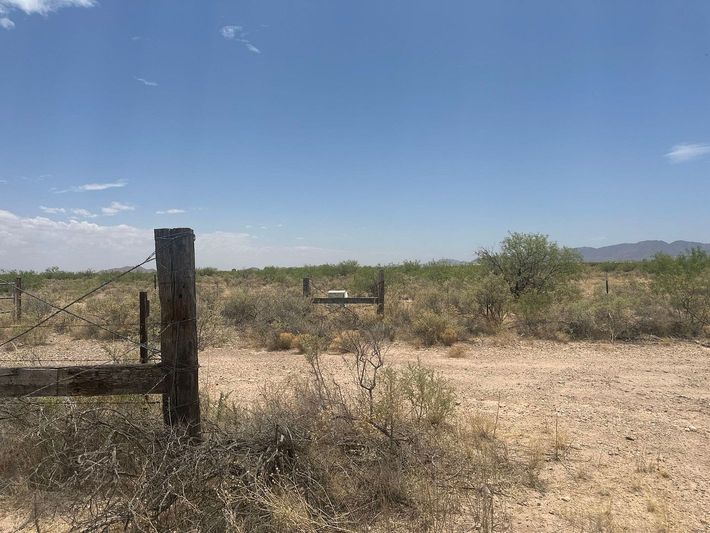 0.52 acres in Cochise County, AZ — APN 207-11-208